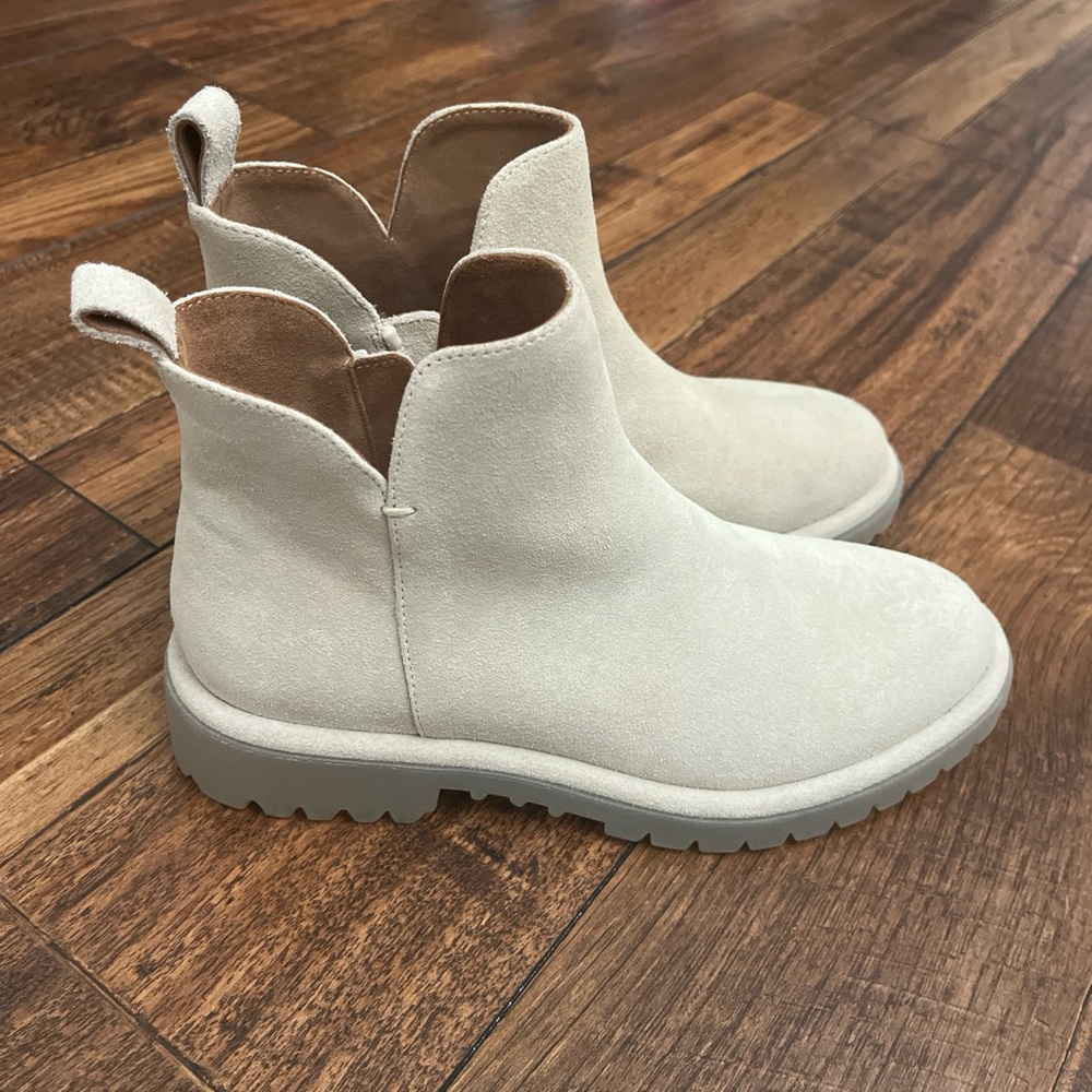 Officine Creative Cream Ankle Boots